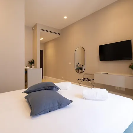 Palazzo Pisani - * バーリ