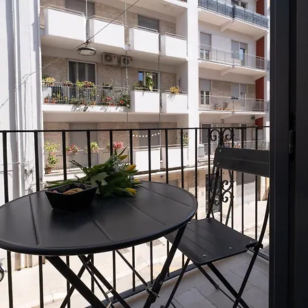 Palazzo Pisani - * バーリ